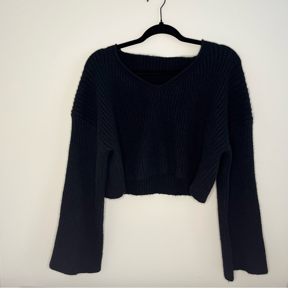 Black V-Neck Cropped Women's Sweater